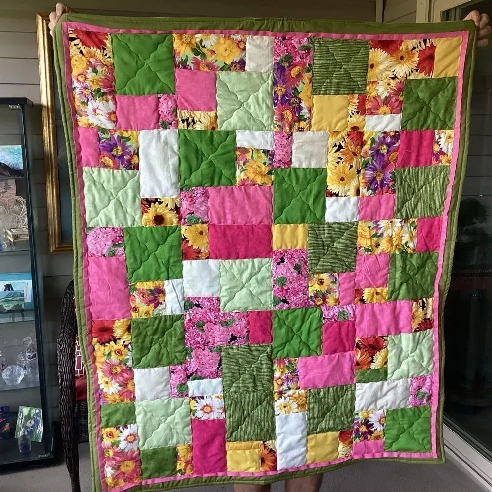 NWT Hand Crafted Field of Flowers Floral Patchwork Quilt - Greens Pinks, Yellows